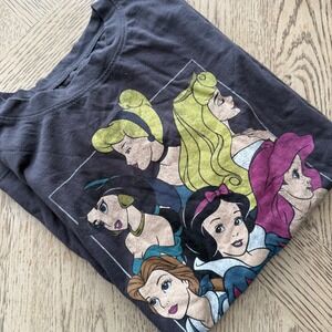 Disney Princesses Graphic T Shirt Charcoal Gray Short Sleeve Size Large